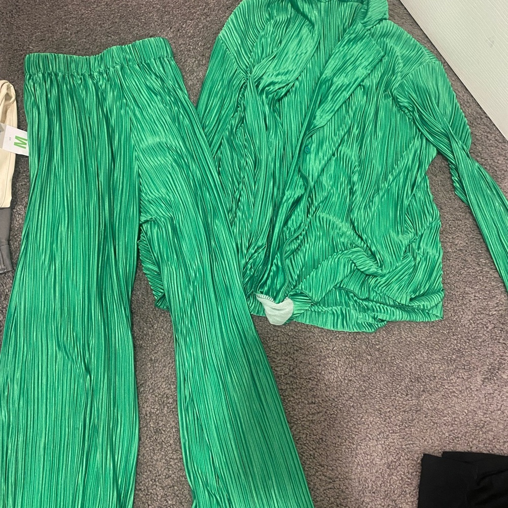 Green Pleated Set